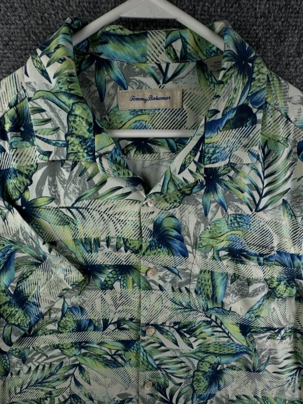 Tommy Bahama All Silk Green Blue Floral Short Sleeve Button Up Shirt Hawaii Med